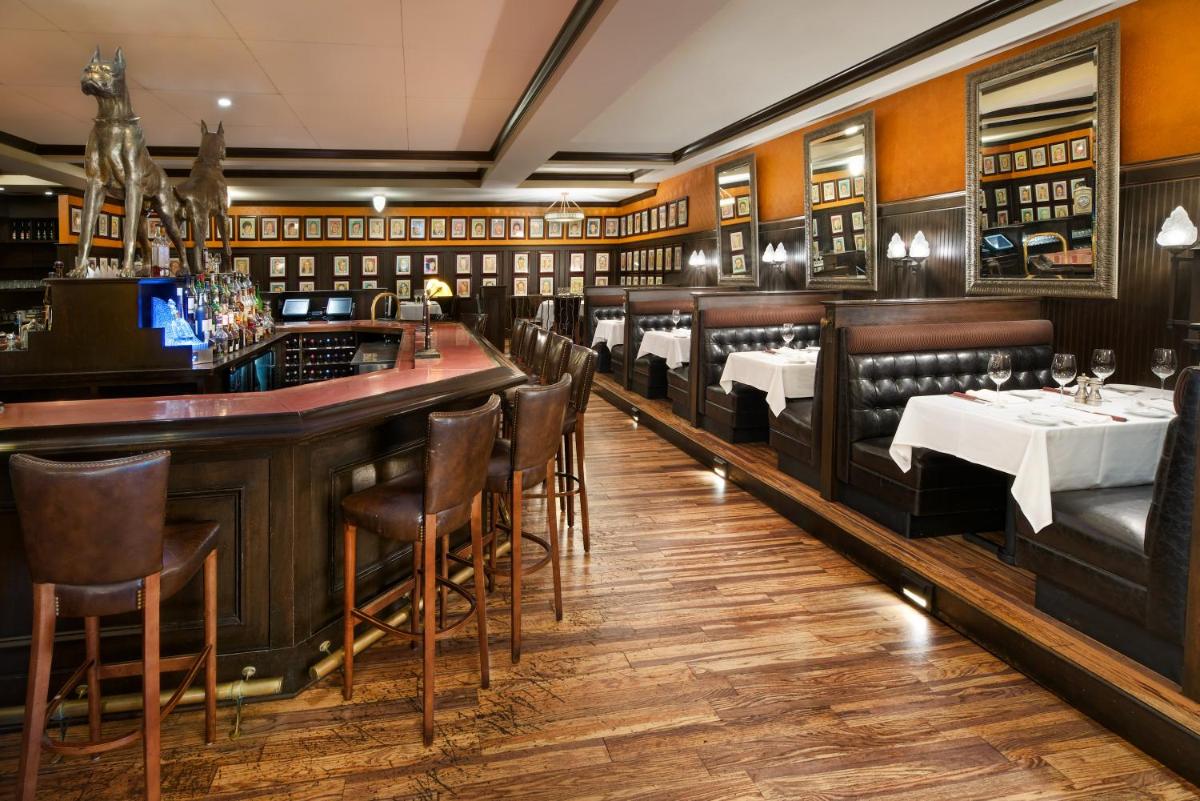 Hotel Indigo Cleveland Beachwood by IHG - Housity