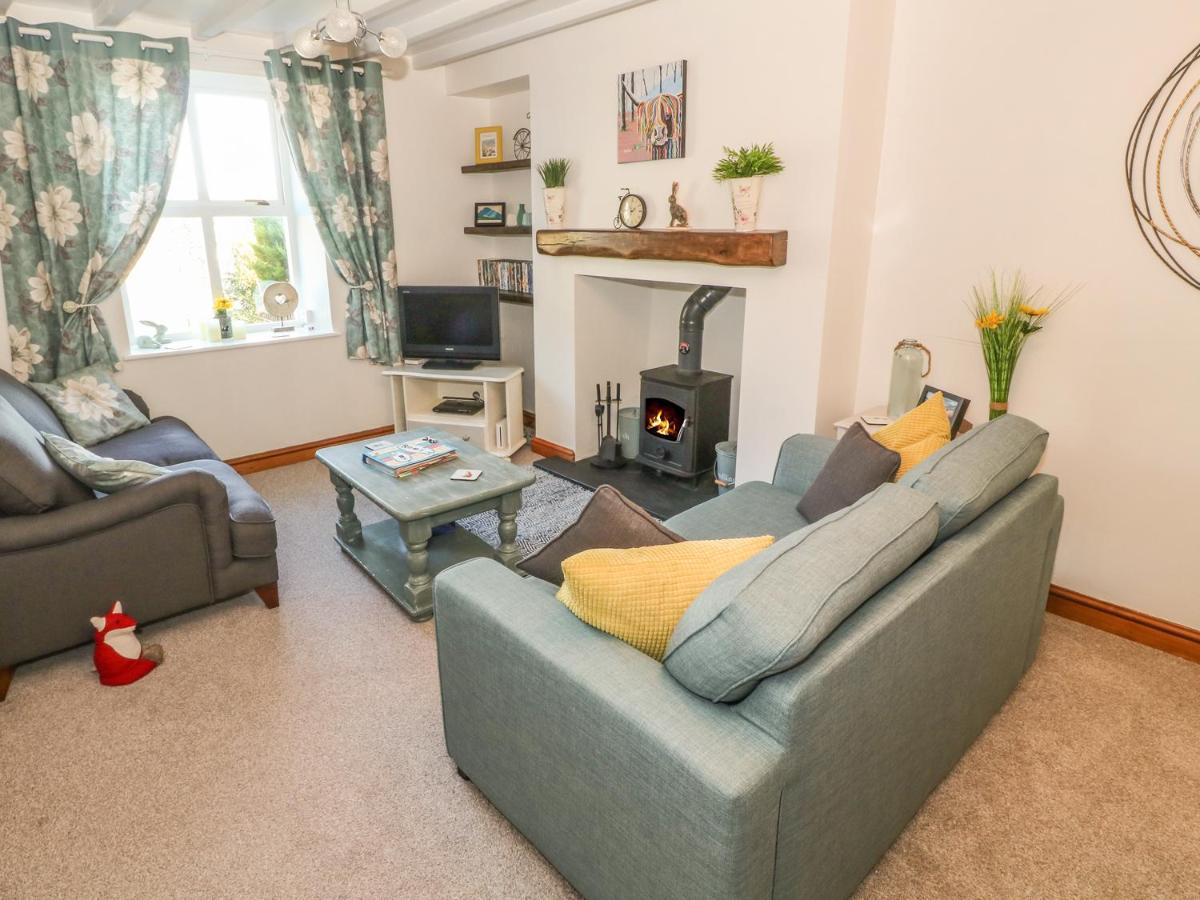 2 Bryn Eglwys - Housity