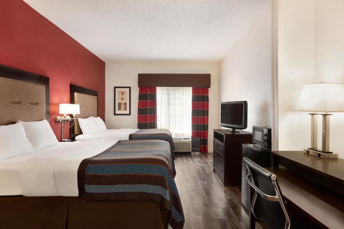 Wingate By Wyndham Montgomery - Housity