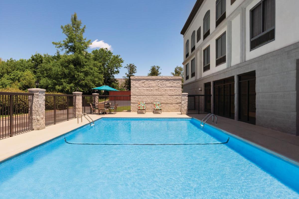 Wingate By Wyndham Montgomery - Housity