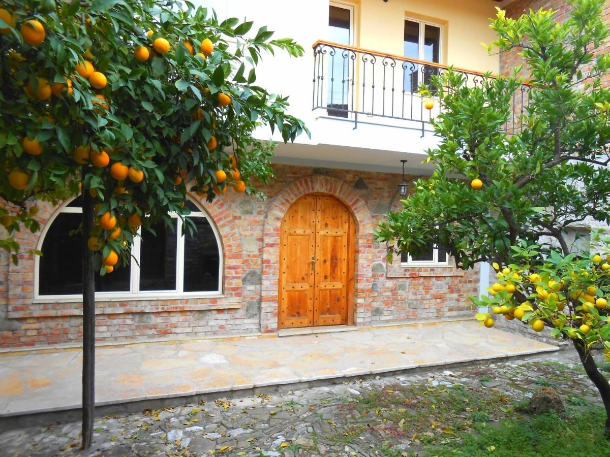 CastleHouse - Housity