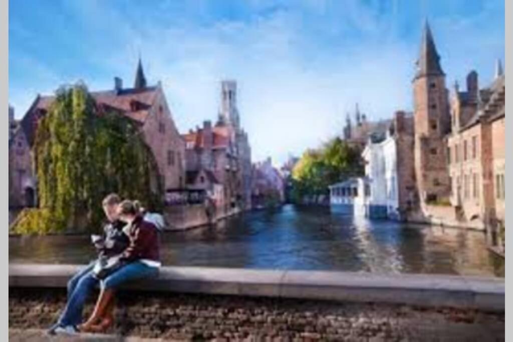 Spacious Appartment aan damse vaart @ brugge - Housity