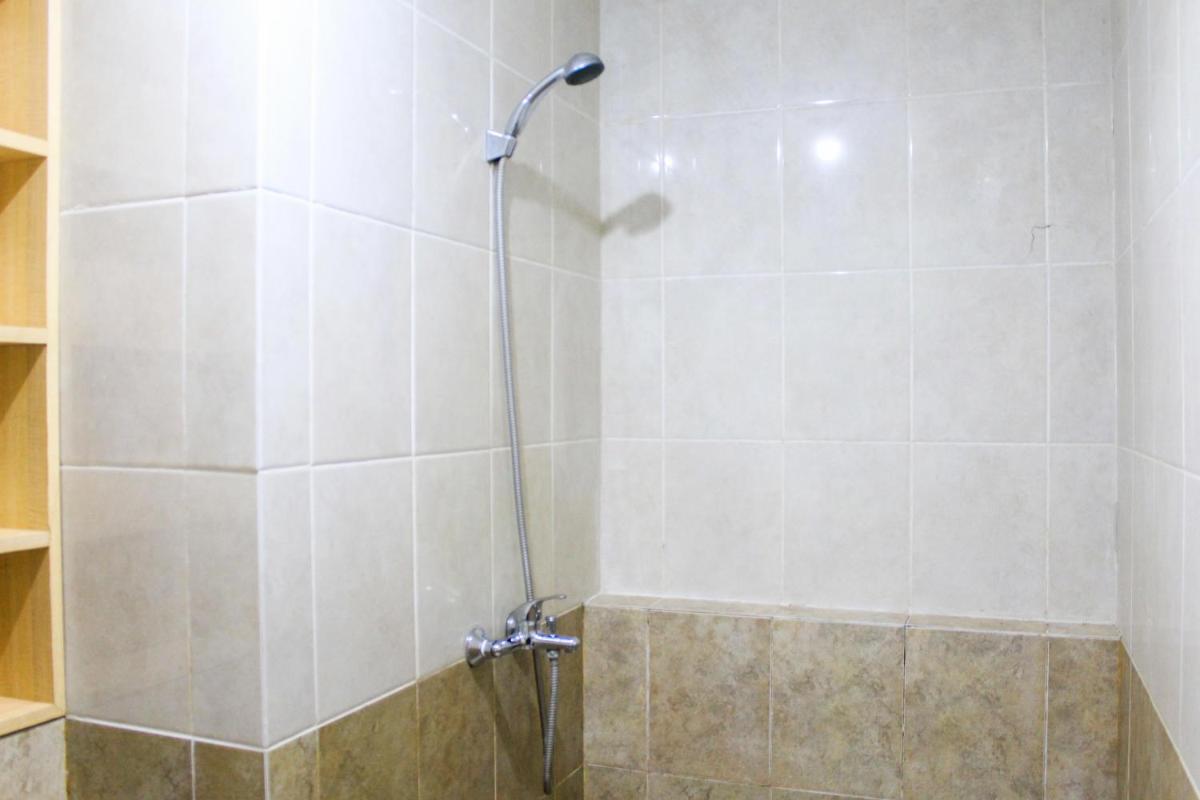 New Furnished 2BR Apartment at Silkwood Residence By Travelio - Housity