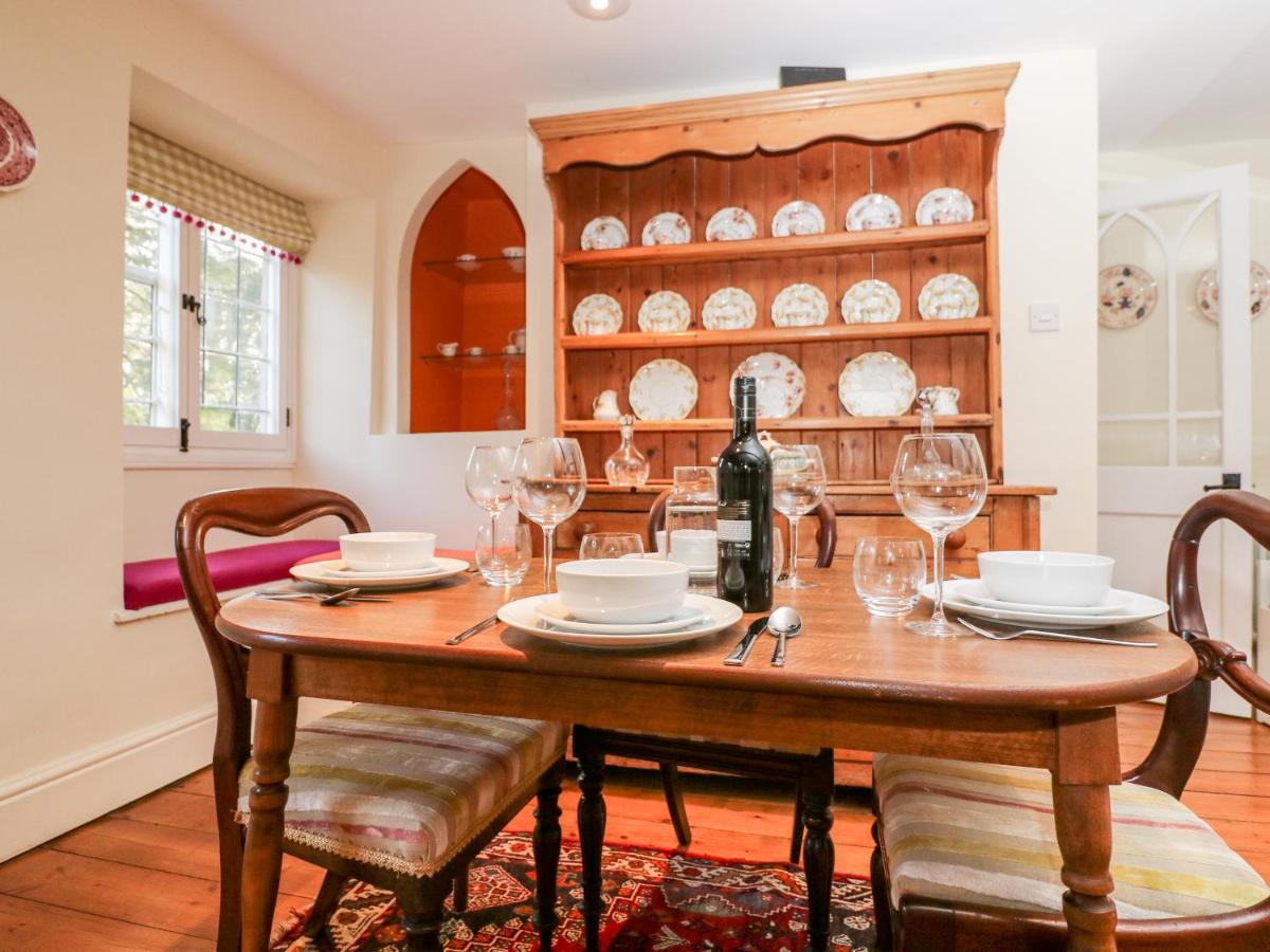 Chapel Cottage - Housity