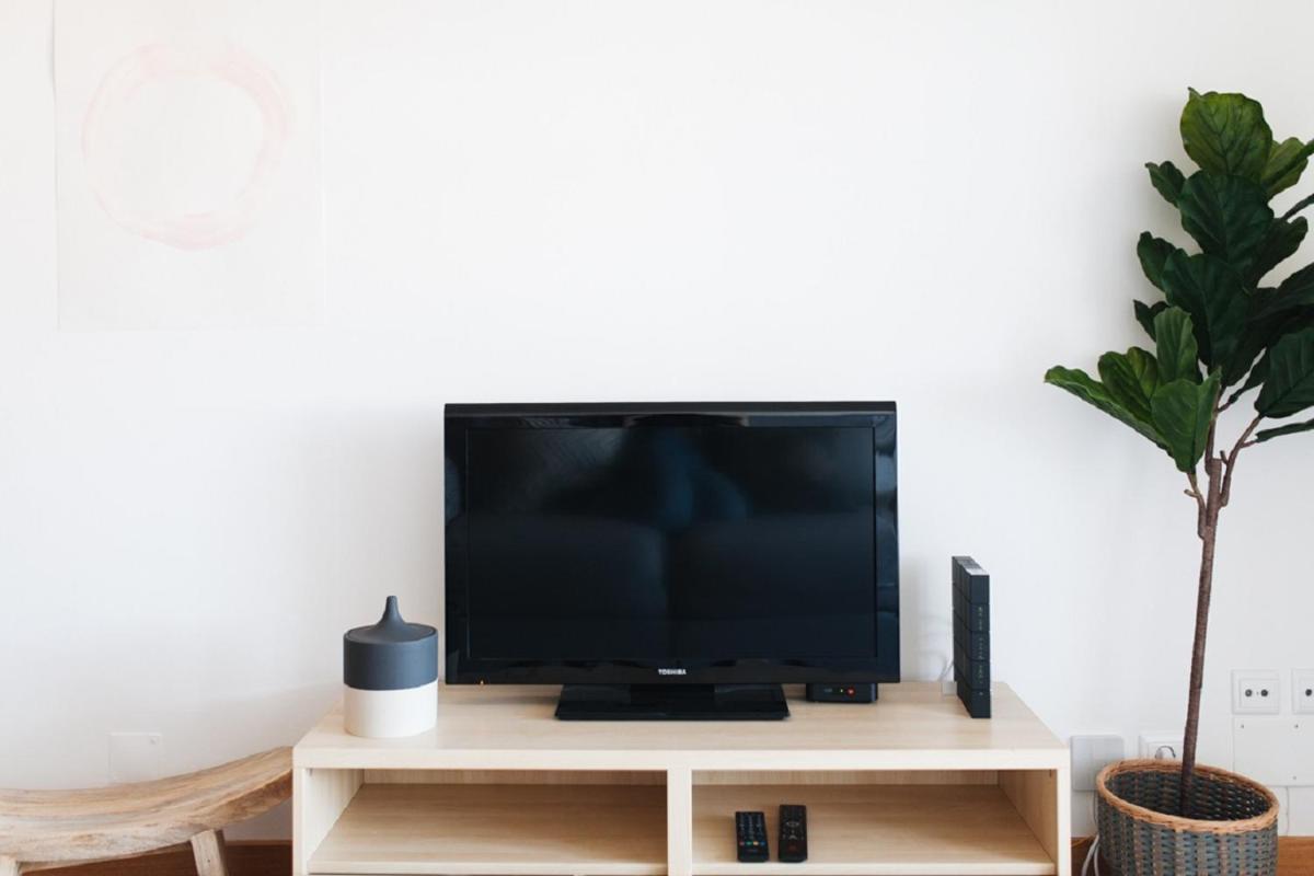 Suitetrails - Cozy Panoramic Apartment near Metro Station