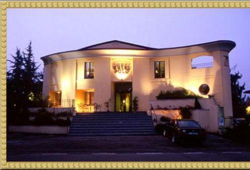 Polo Hotel - Housity