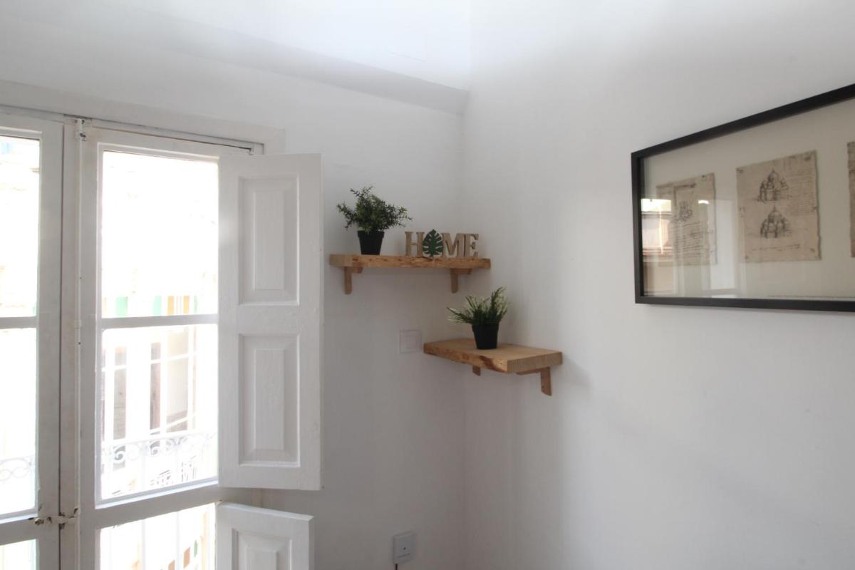 Comfortable Apartment with Character in the Old Town - Hizvo
