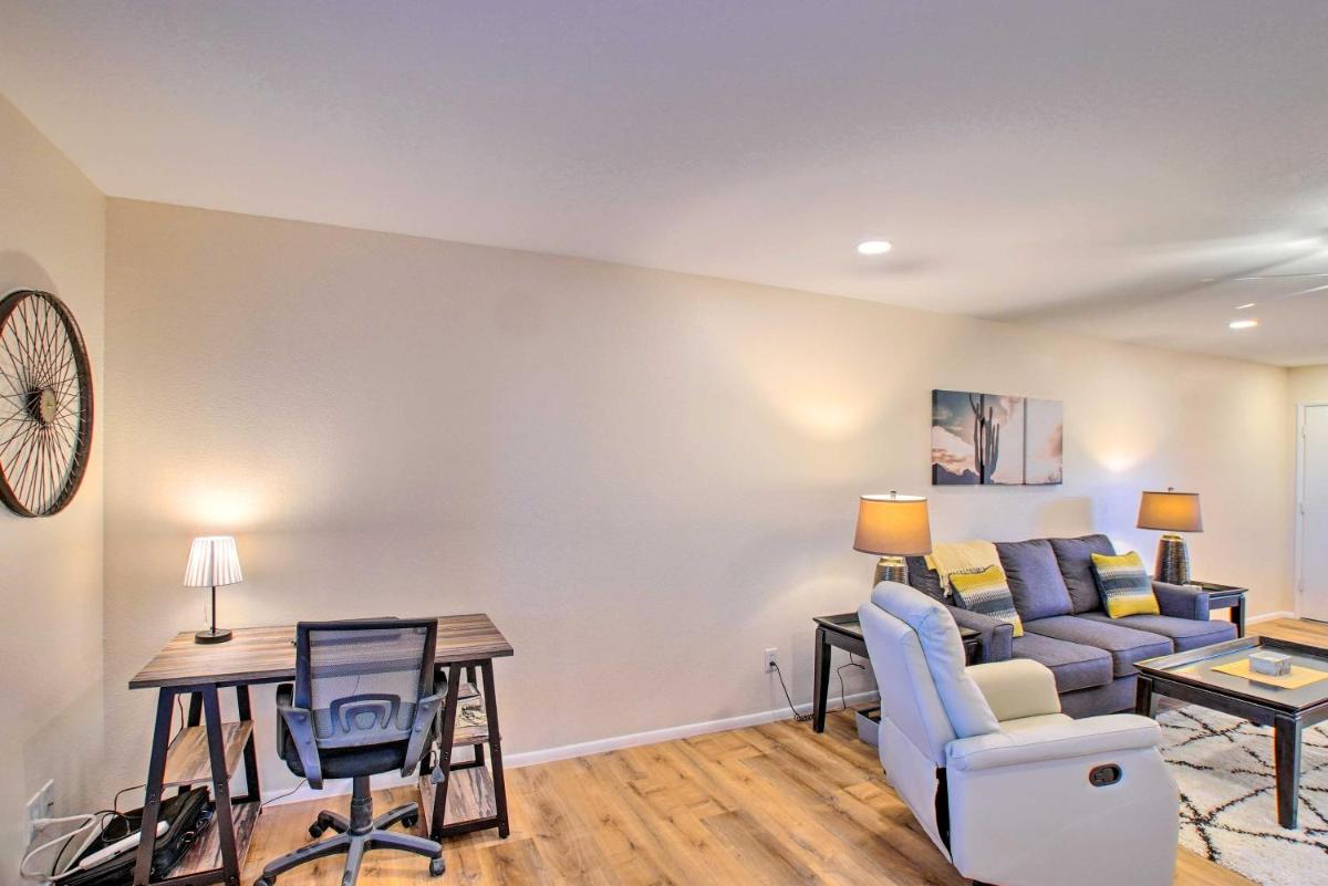 Modern Paradise Valley Condo with Golf Course View! - Housity