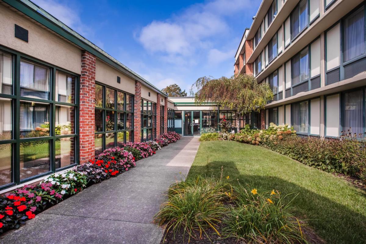 Holiday Inn Saratoga Springs, an IHG Hotel - Housity