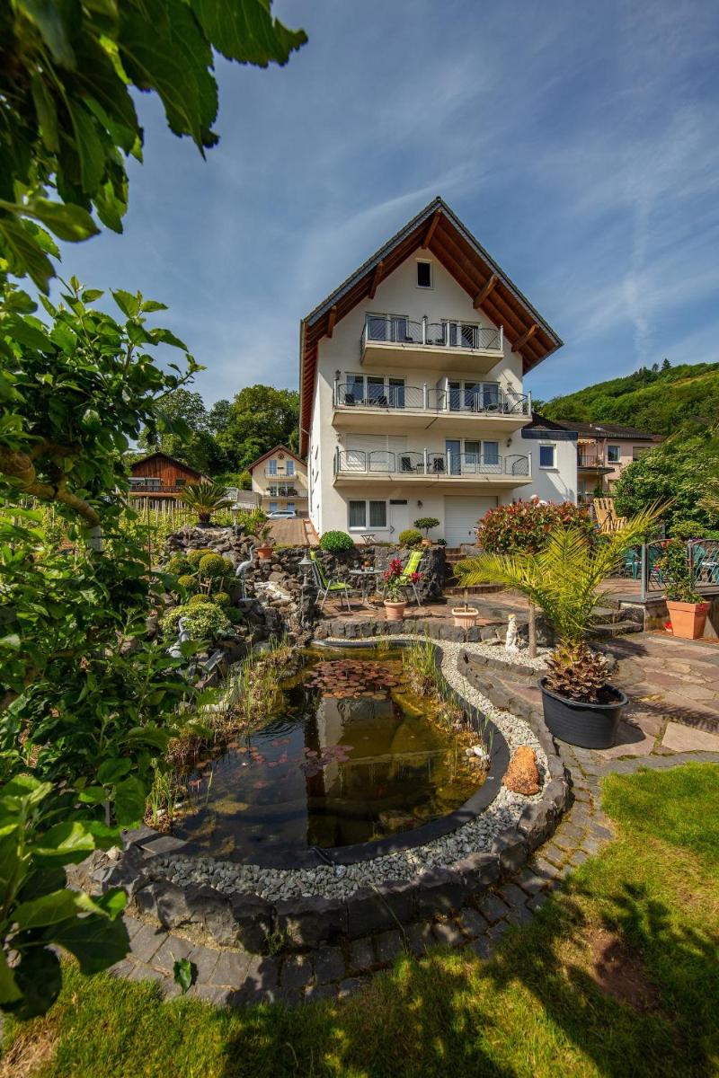 Ferienweingut Klaus Thiesen Gästezimmer und Apartments - Housity