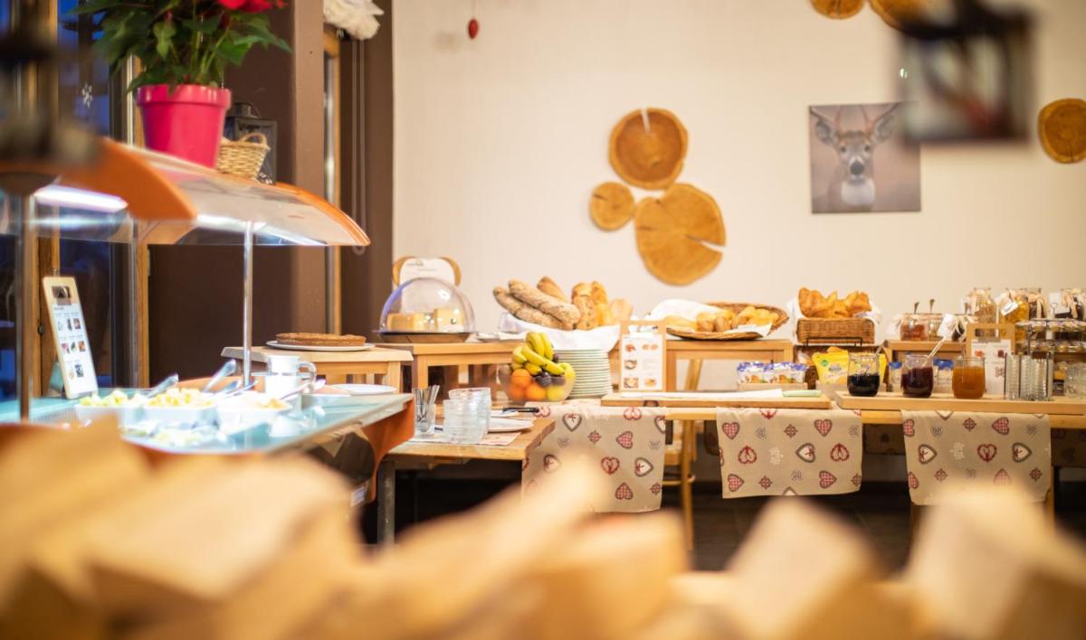 Hotel Chesa Surlej - Housity