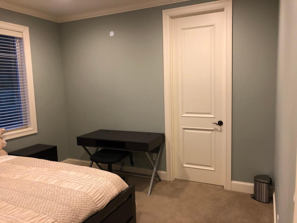 Redondo waterfront house with a private room - Housity