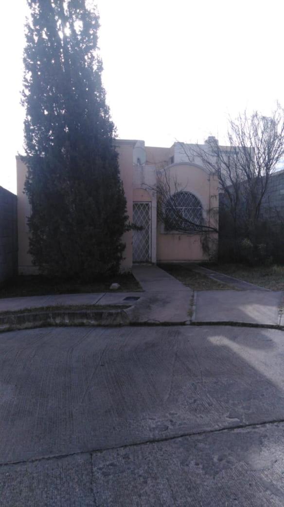 SMALL ROOM FOR LEASE - Housity