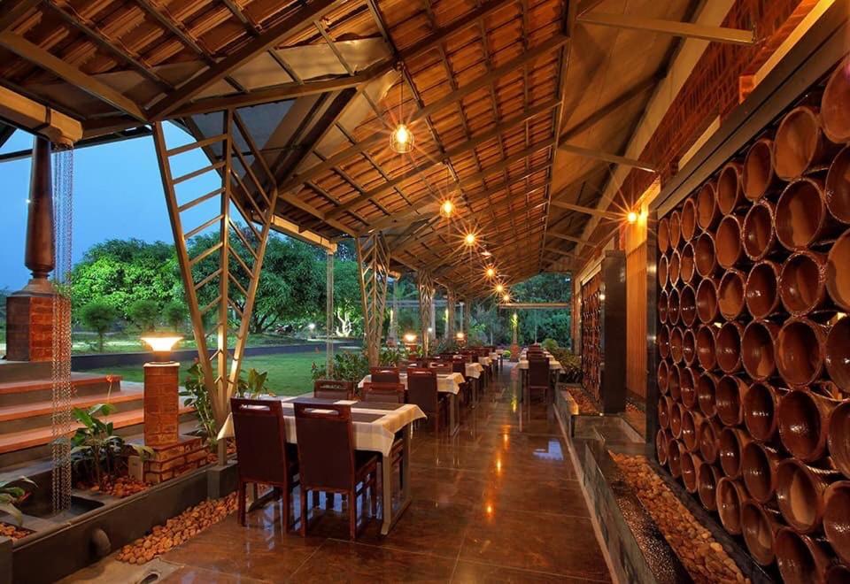 GREEN PLANET HOTEL - Housity