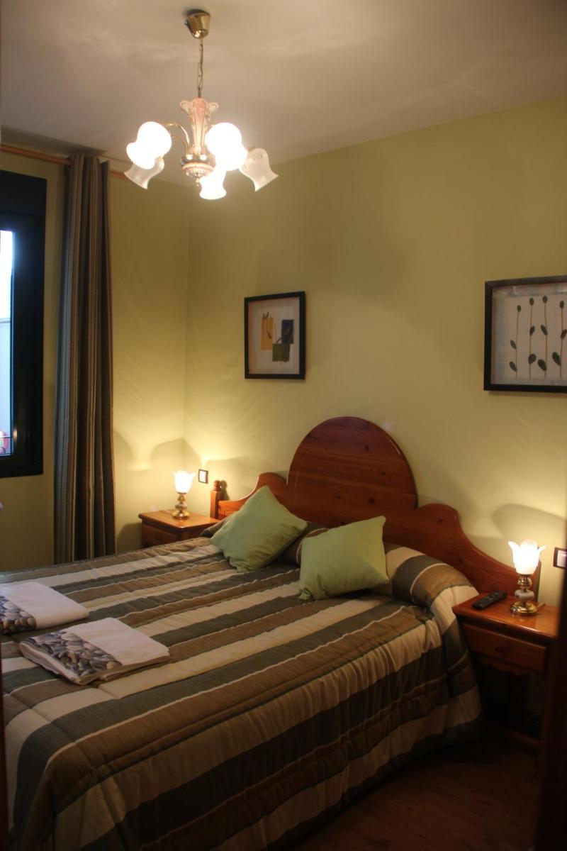 Hostal Maury - Housity
