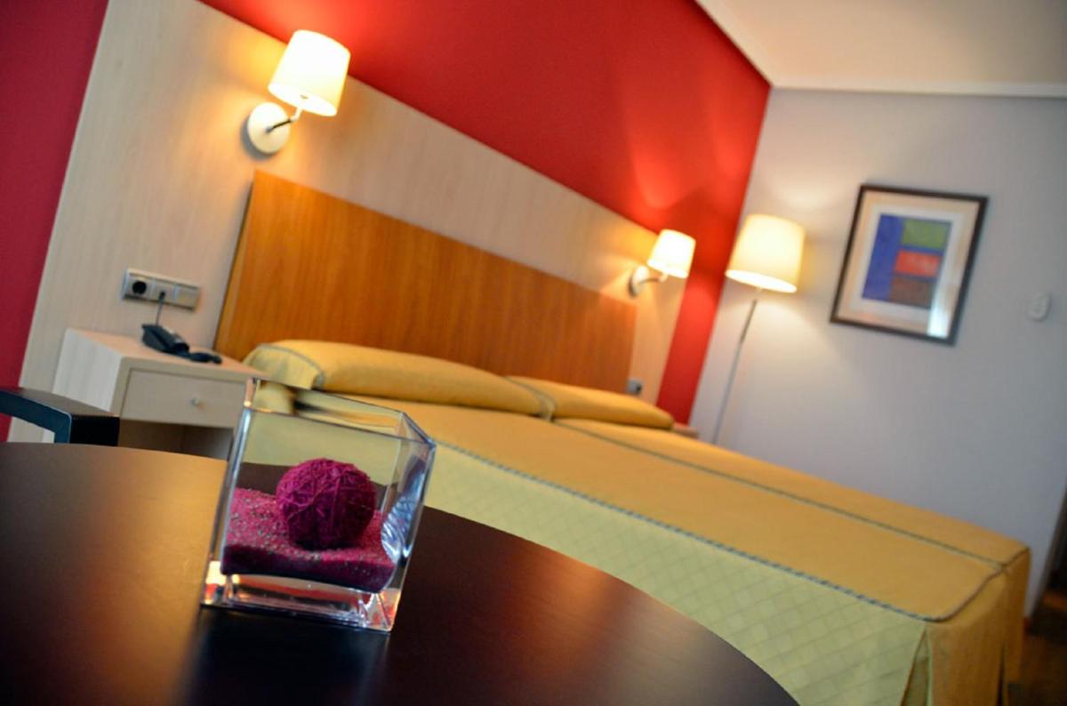 Hotel Villa de Benavente - Housity
