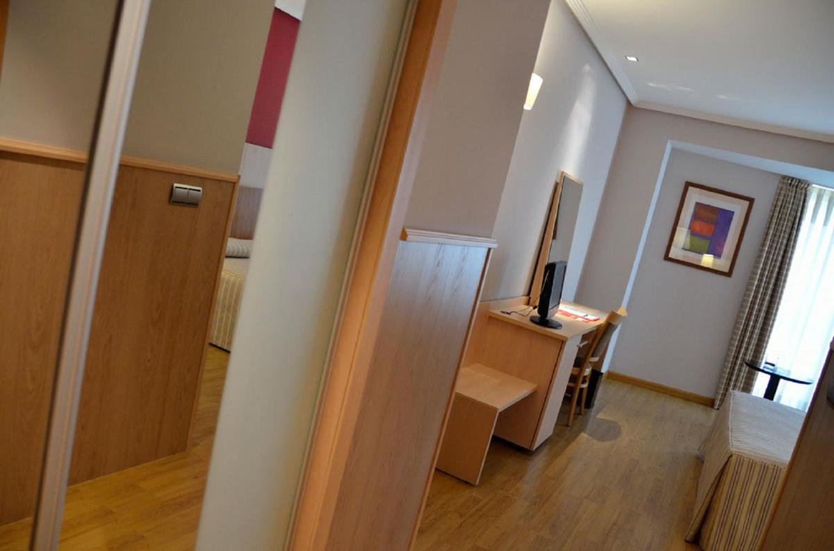 Hotel Villa de Benavente - Housity