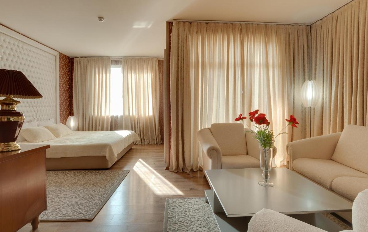 Hotel BATS - Hizvo