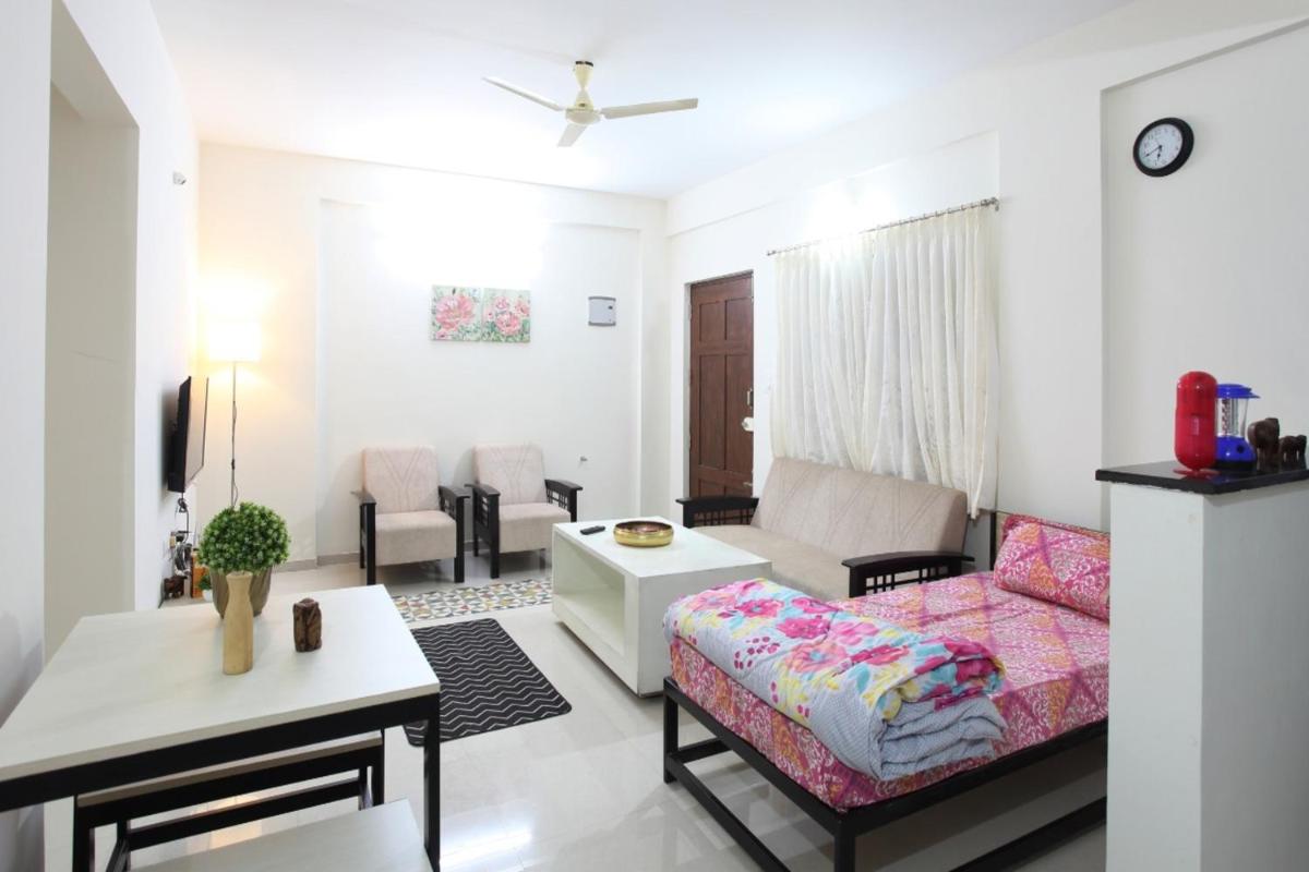 Qualtems Guest House - Housity