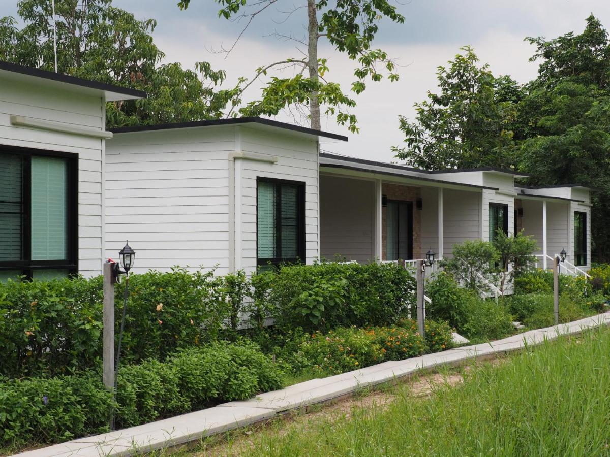 Summer Resort in Nakhon Nayok - Housity