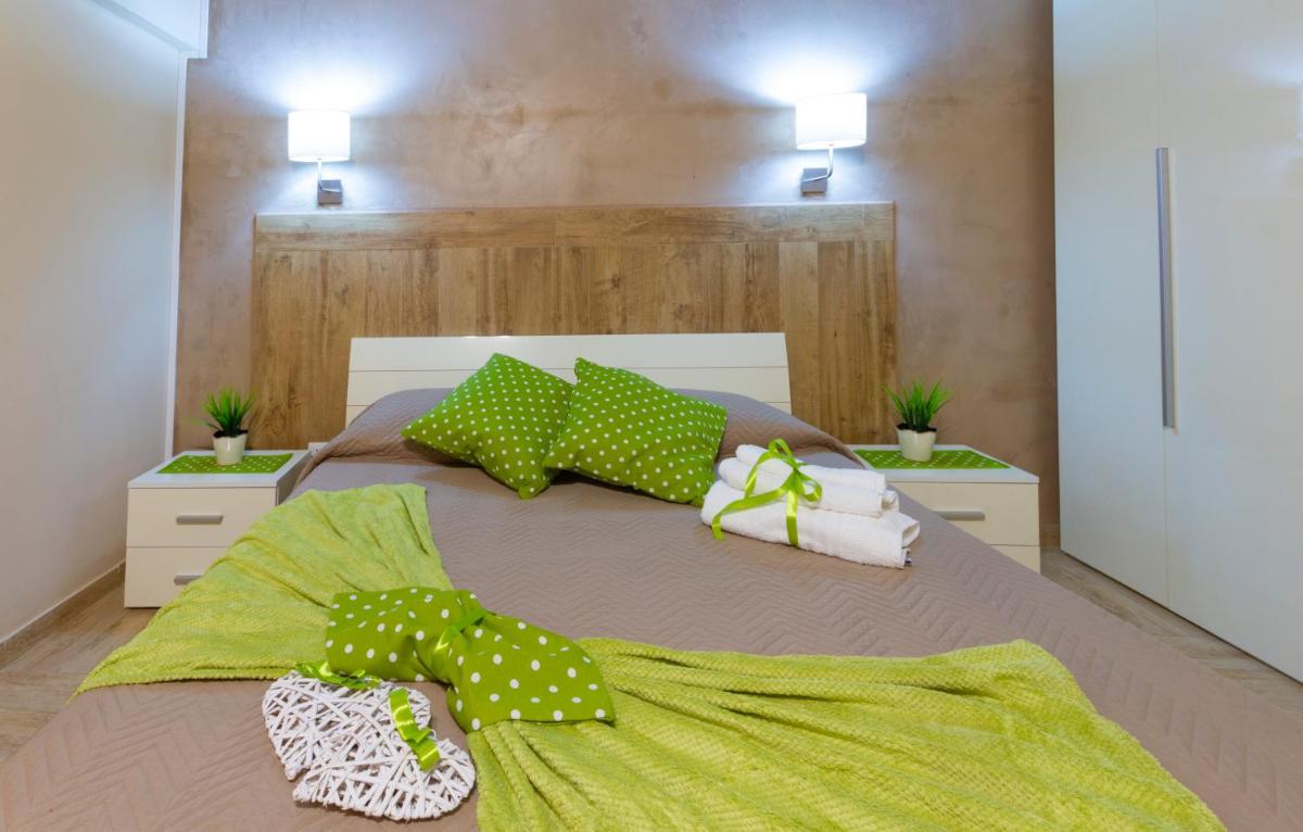 Municipio Apartments - Hizvo