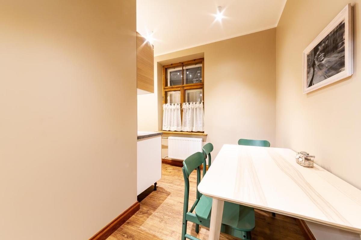 Gourmet Storie's AP 68sqm Renovated Free parking - Housity