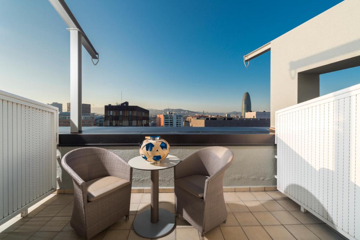 Un balcón o terraza de Sallés Hotel Pere IV