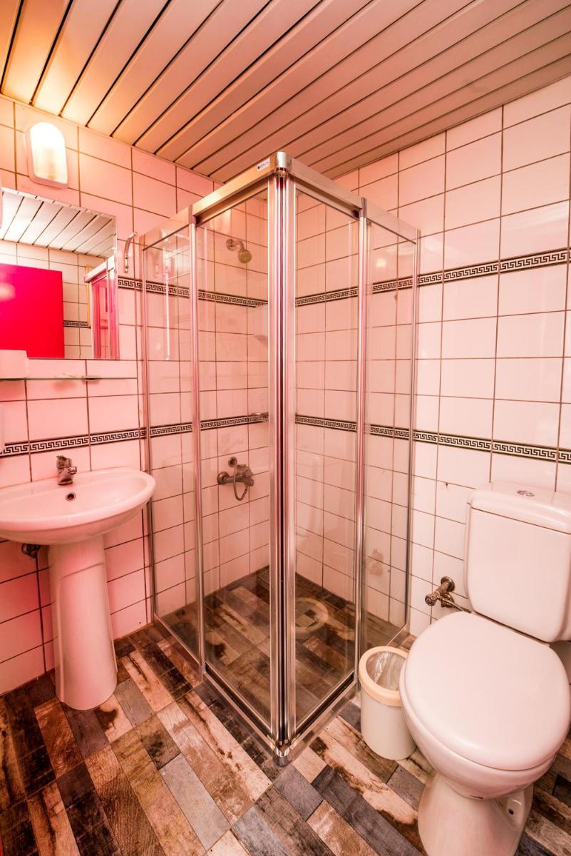 Mera Park Hotel - Housity