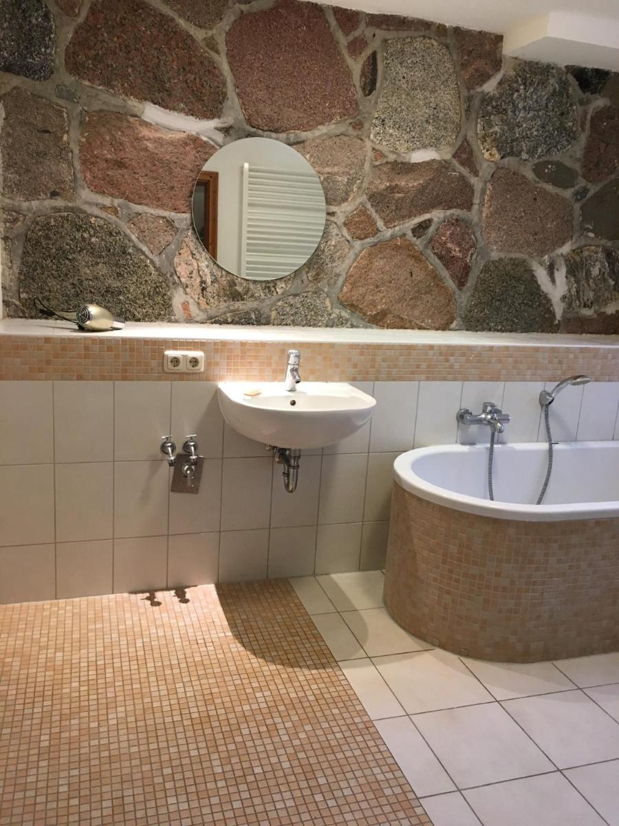 Gutshaus mit Seeblick - ökologisch & nachhaltig - Housity