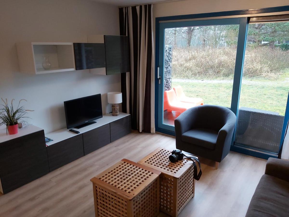 't STRANDHUYS en DE VUURTOREN, met eigen KEUKEN, ZONNIG TERRAS nabij DORP, DUINEN en STRAND, Incl verwarmd binnen ZWEMBAD - Housity