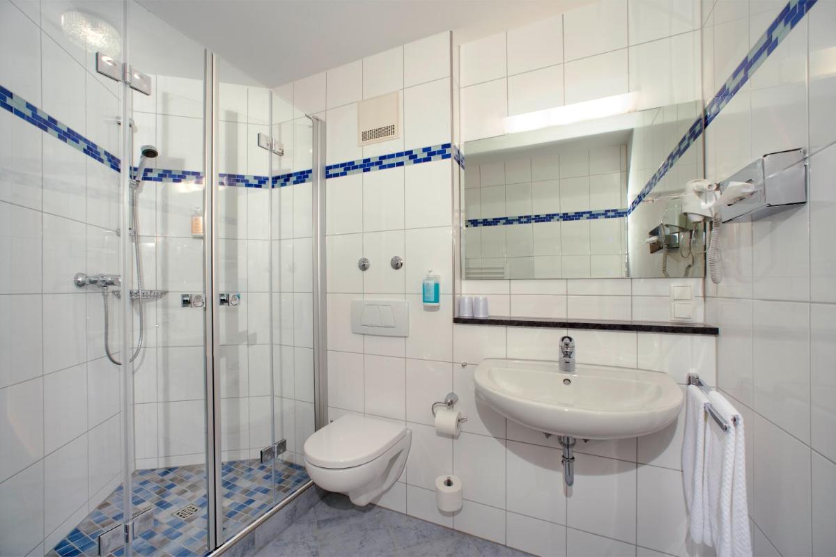Hotel Villa am Rhein - Housity