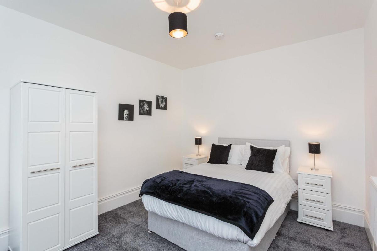 Cherry Property - Berry Apartments - Housity