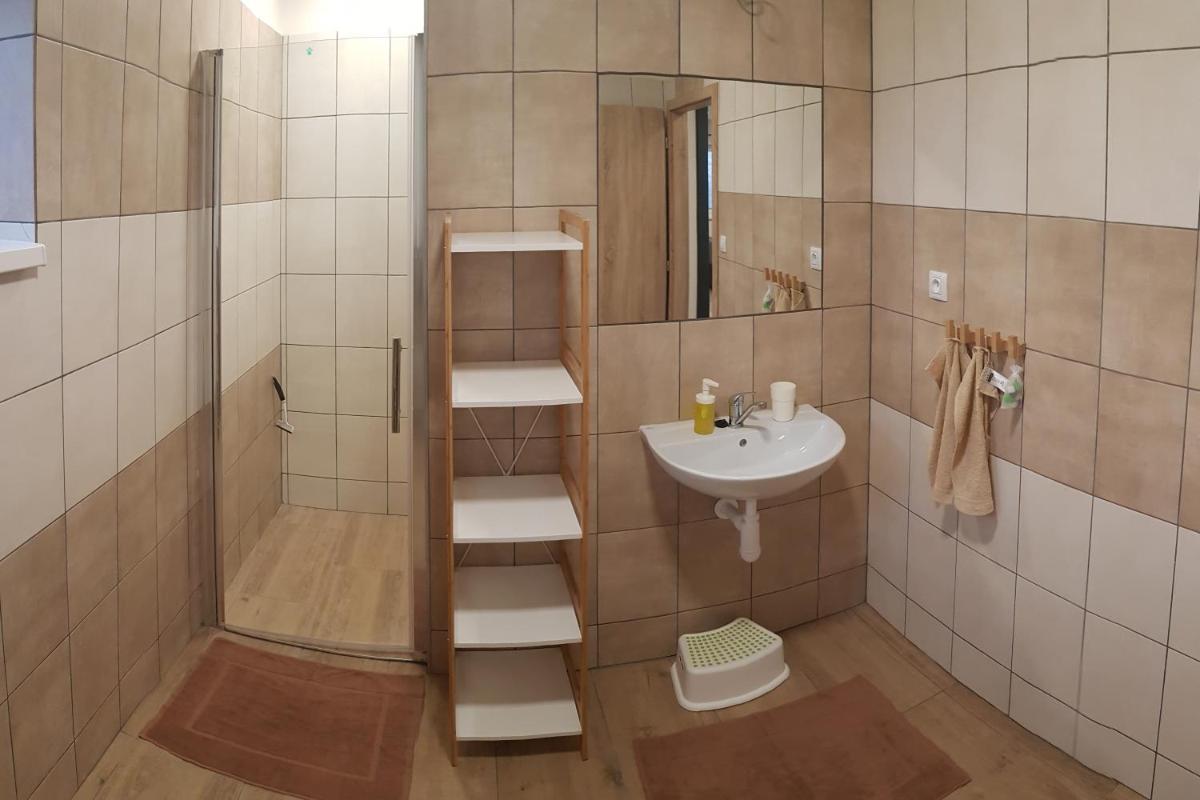 Vinný sklep u Malíků - Housity