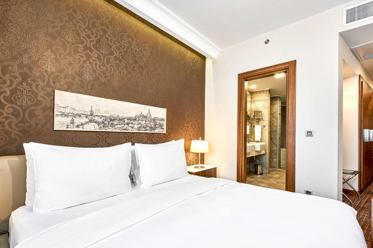 Radisson Blu Hotel, Kyiv Podil City Centre - Hizvo