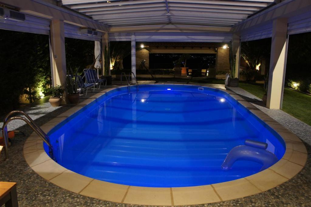 Stone Guesthouse - Housity