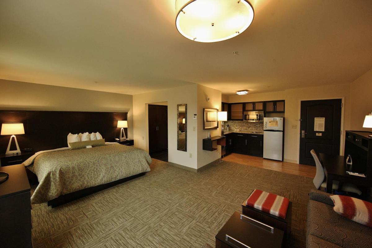 Staybridge Suites Syracuse Liverpool by IHG - Housity