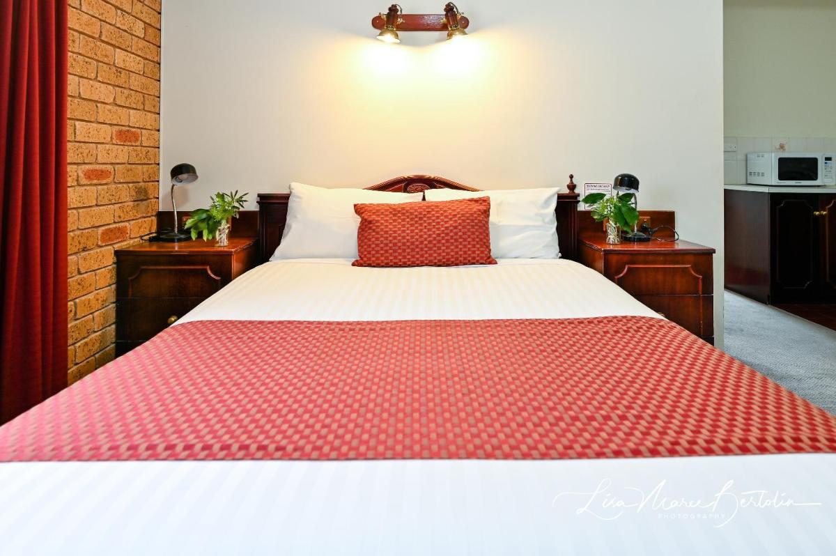 Narrandera Club Motor Inn - Housity