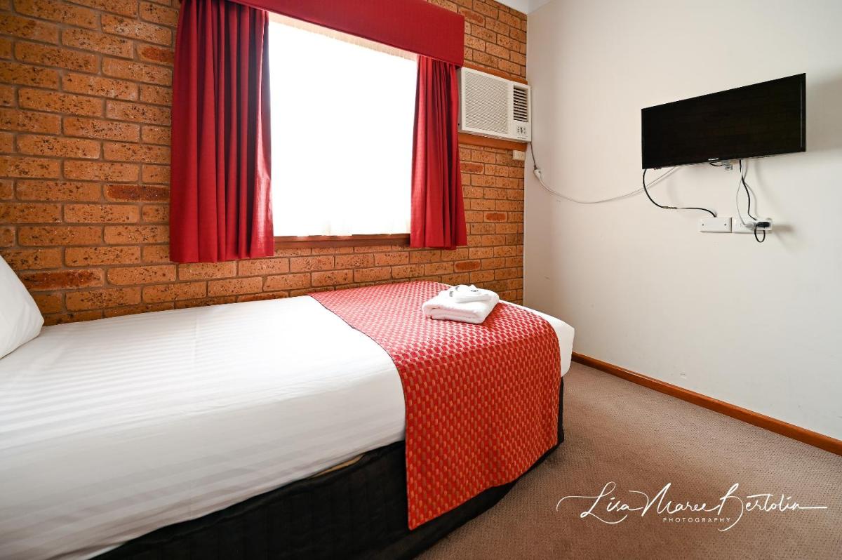 Narrandera Club Motor Inn - Housity