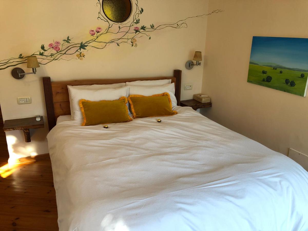 Rose Garden - Gan Vradim - Housity