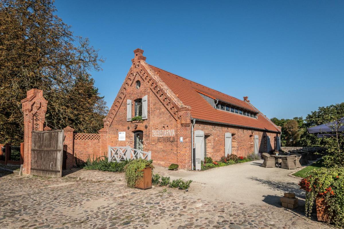 Folwark Wąsowo - Housity