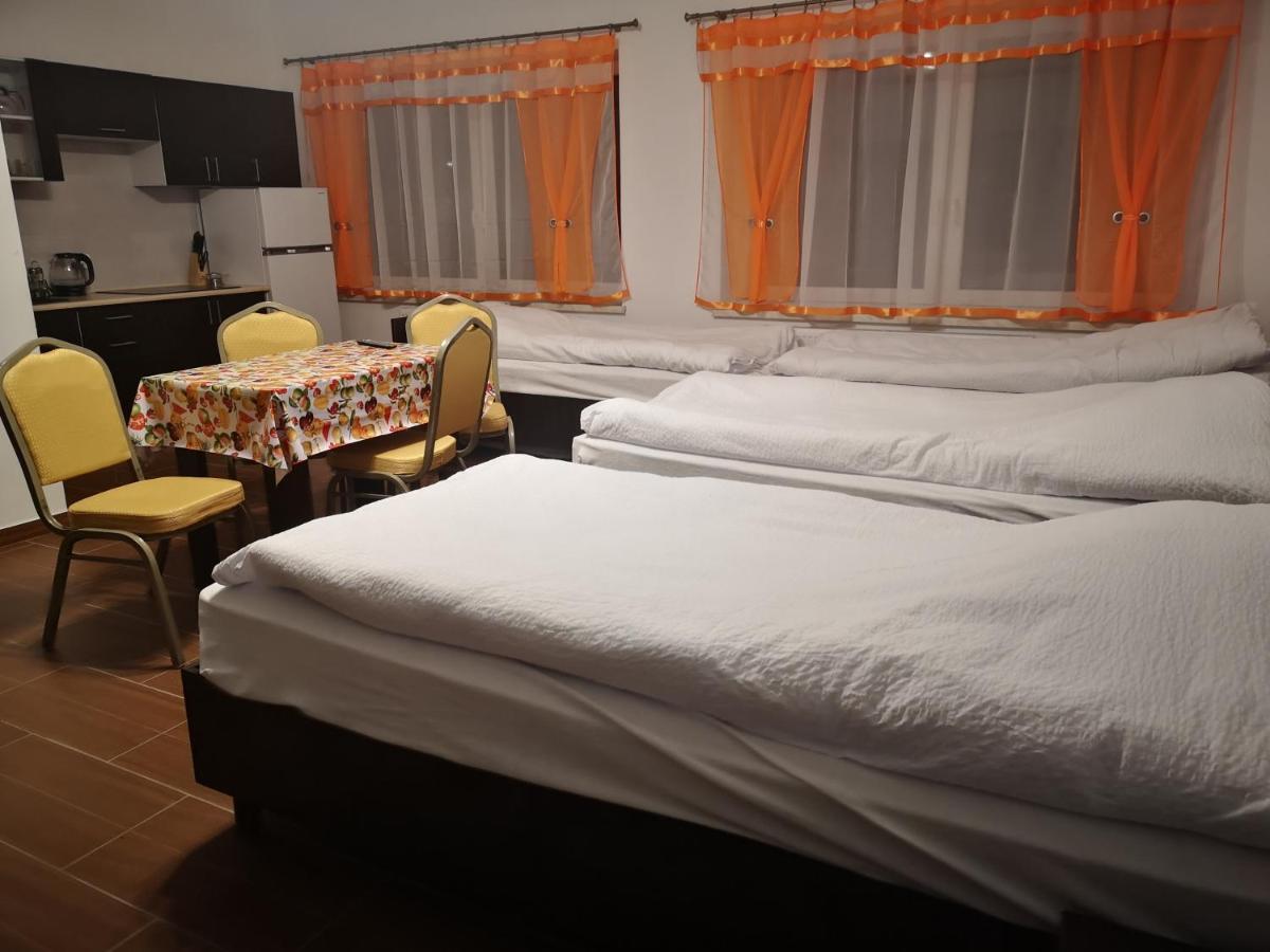Pokoje o wysokim standardzie - Housity