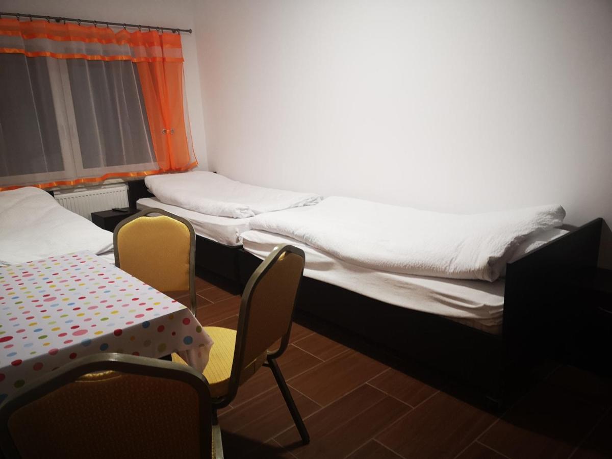 Pokoje o wysokim standardzie - Housity