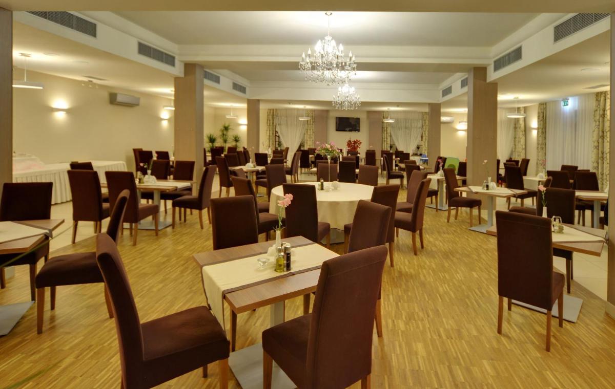 Hotel Camelot - Housity