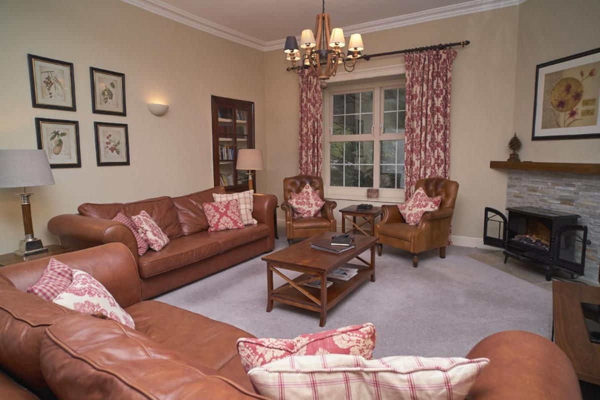 Bakers Rest ideal for 2 families centrally located in Grasmere with walks from the door - Housity