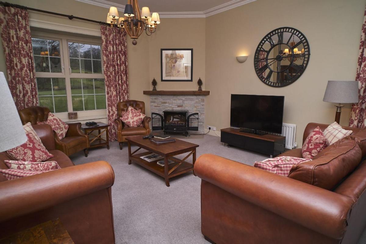 Bakers Rest ideal for 2 families centrally located in Grasmere with walks from the door - Housity