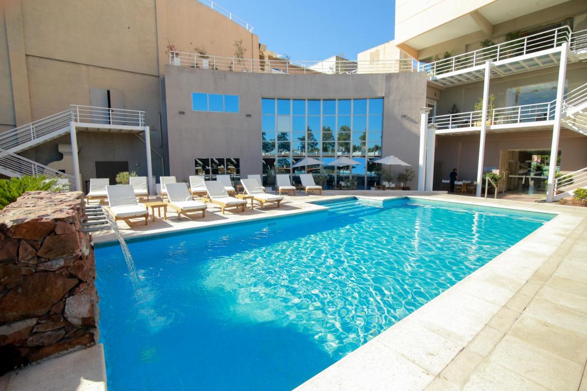 Hotel Tower Inn & Suites - Housity