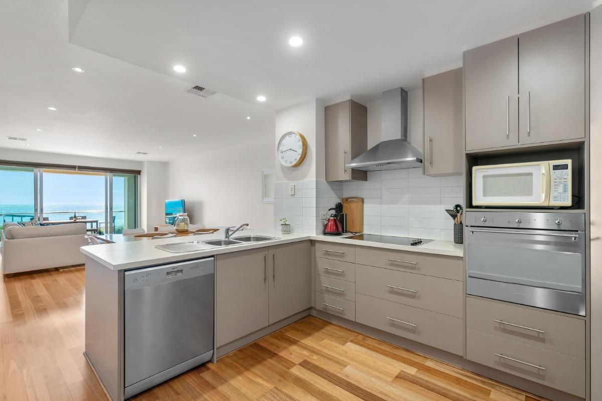 Sea Star - Aldinga Beach - C21 SouthCoast Holidays - Housity