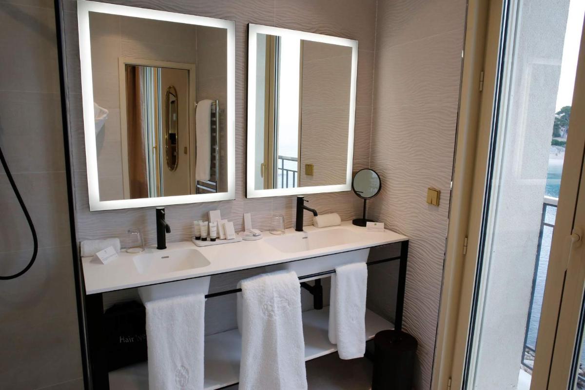 Salle de bains dans l'établissement Splendid Hôtel & Spa