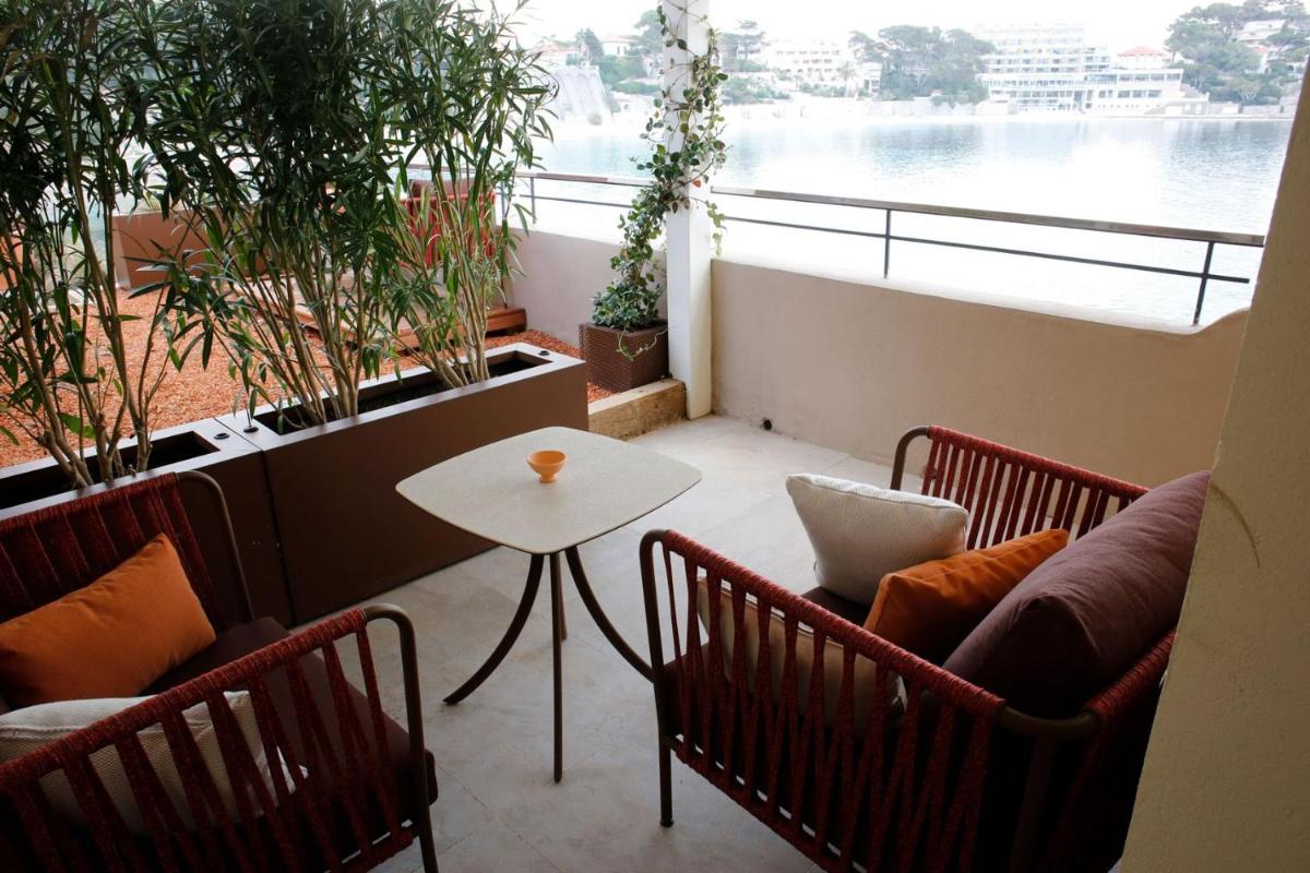 Vue sur la rivière ou le fleuve situé(e) à proximité de l'hôtel
