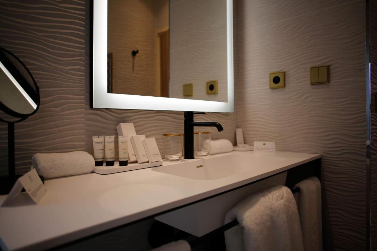 Salle de bains dans l'établissement Splendid Hôtel & Spa
